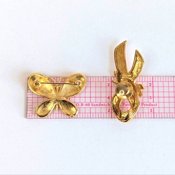 Vintage Brooches Bundle Gold-tone Faux Pearl Filigree Roses Butterfly Ribbon - Picture 9 of 17